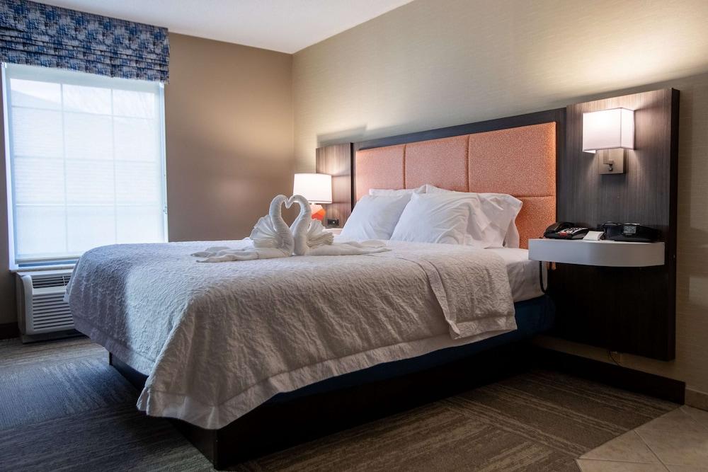 Hampton Hadley-amherst Area Hotel